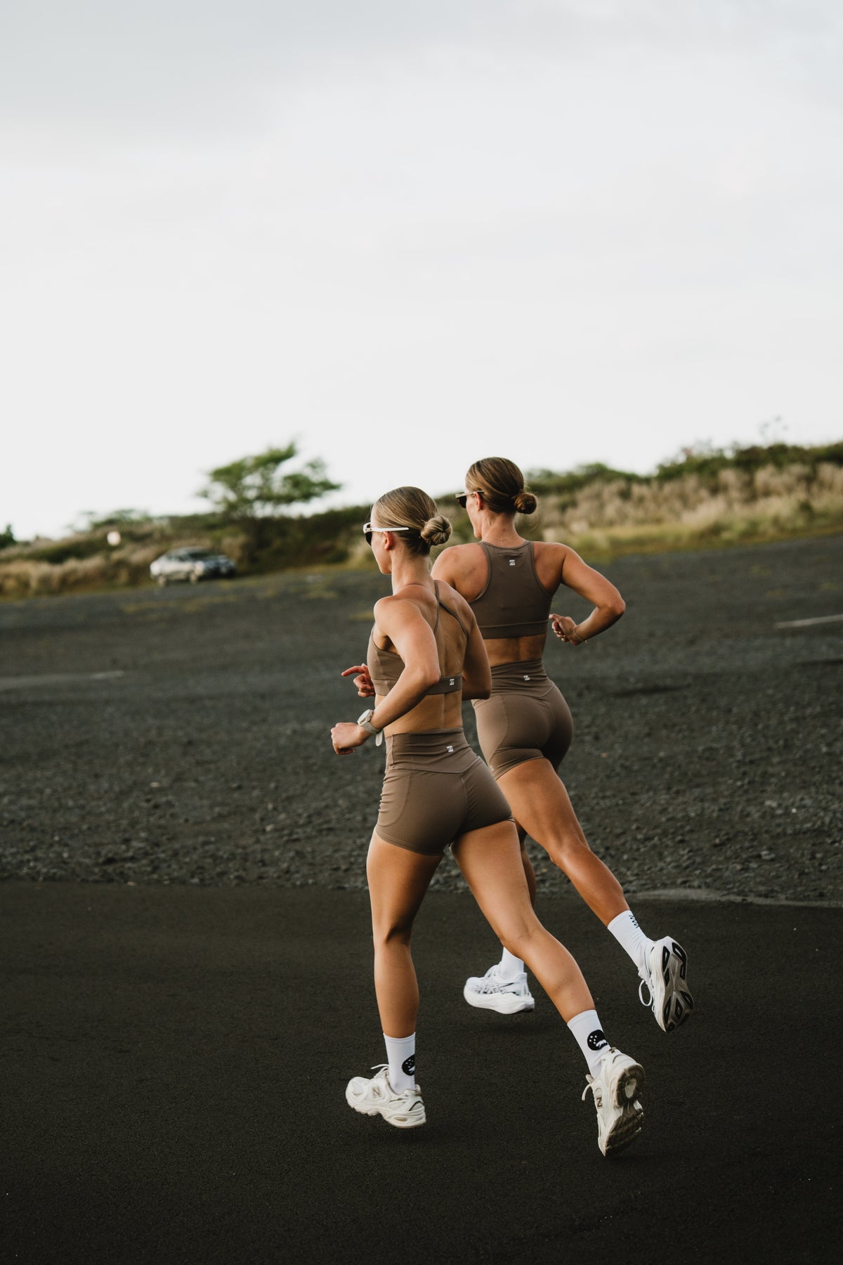 Women's Stride Seamless Front 2" Shorts - Truffle