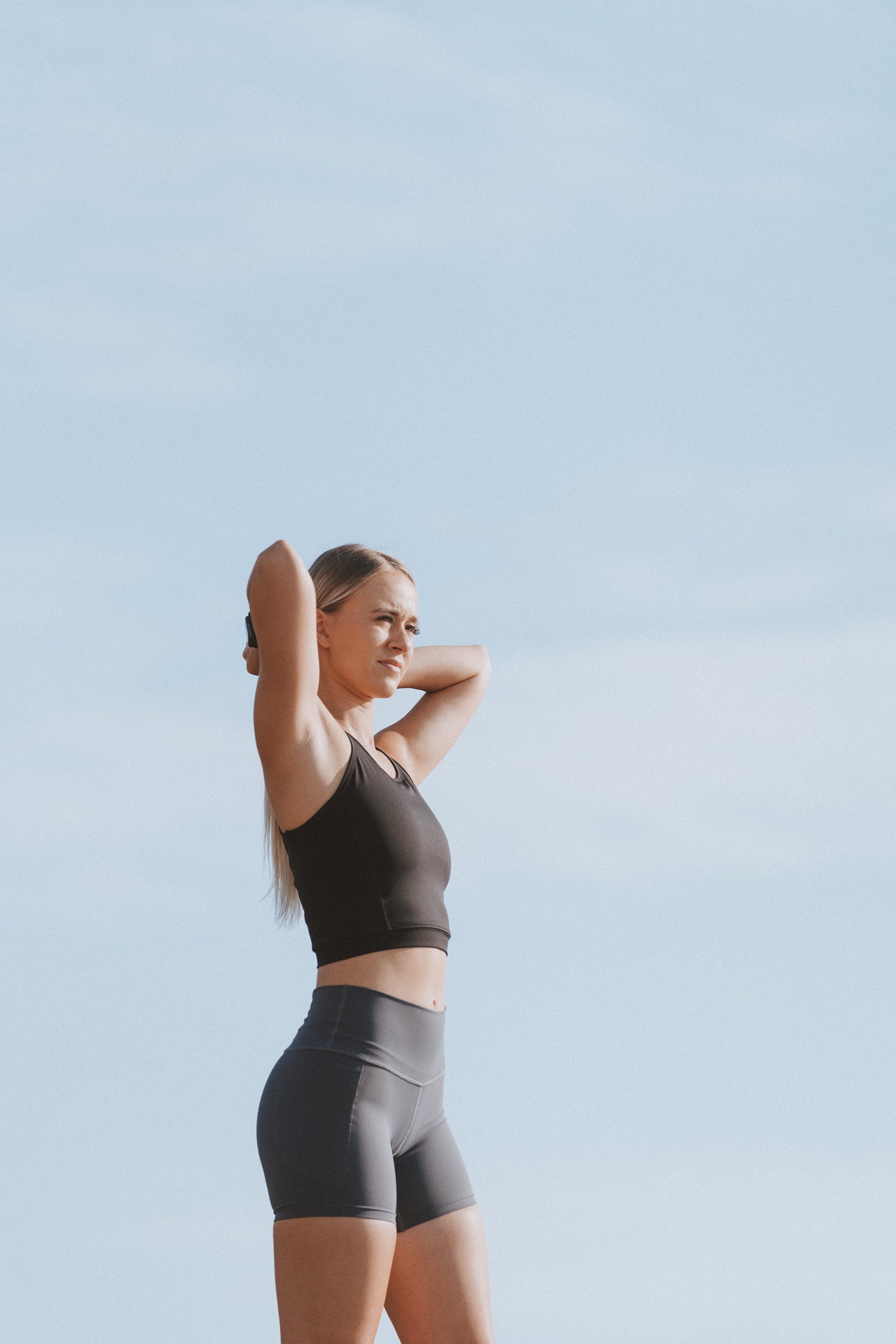 WYN by MALO little bit longer shorts 2.0 - dusky grey