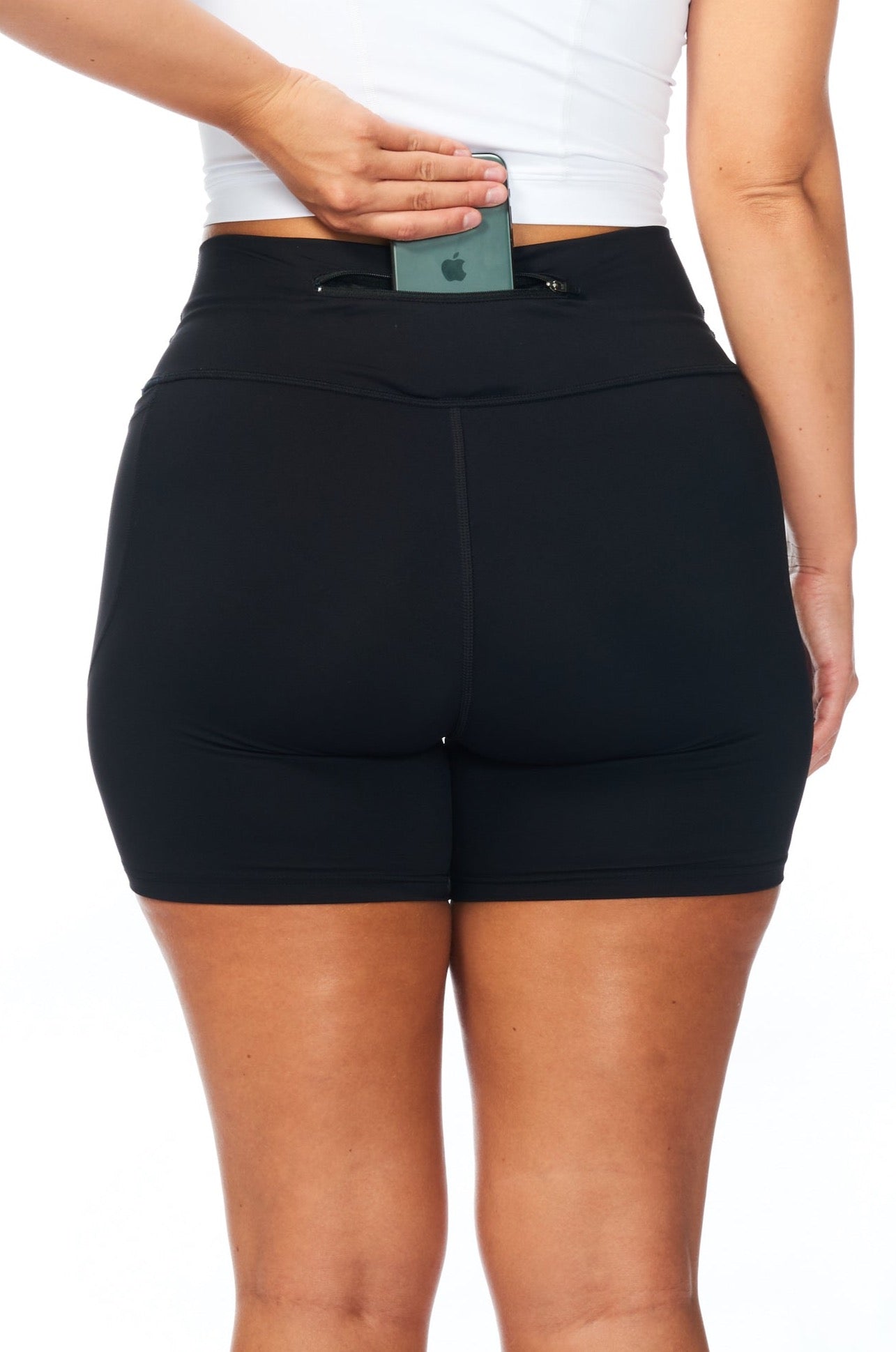 WYN by MALO little bit longer shorts 2.0 - black