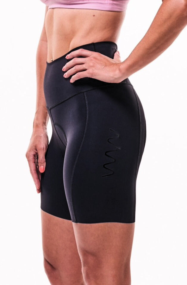women's spin to WYN cycling shorts (7.5") - black