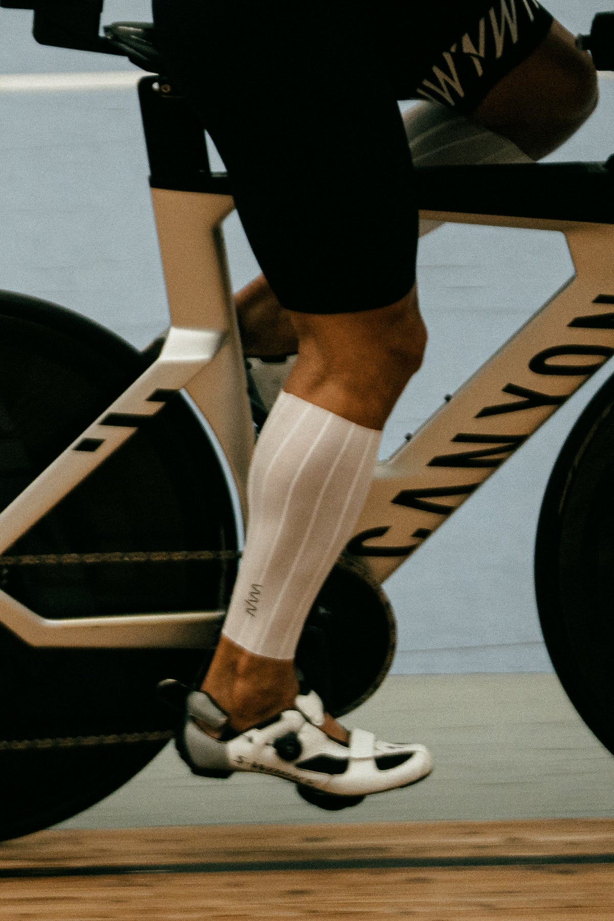 Unisex CdA Evo Calf Sleeve - White