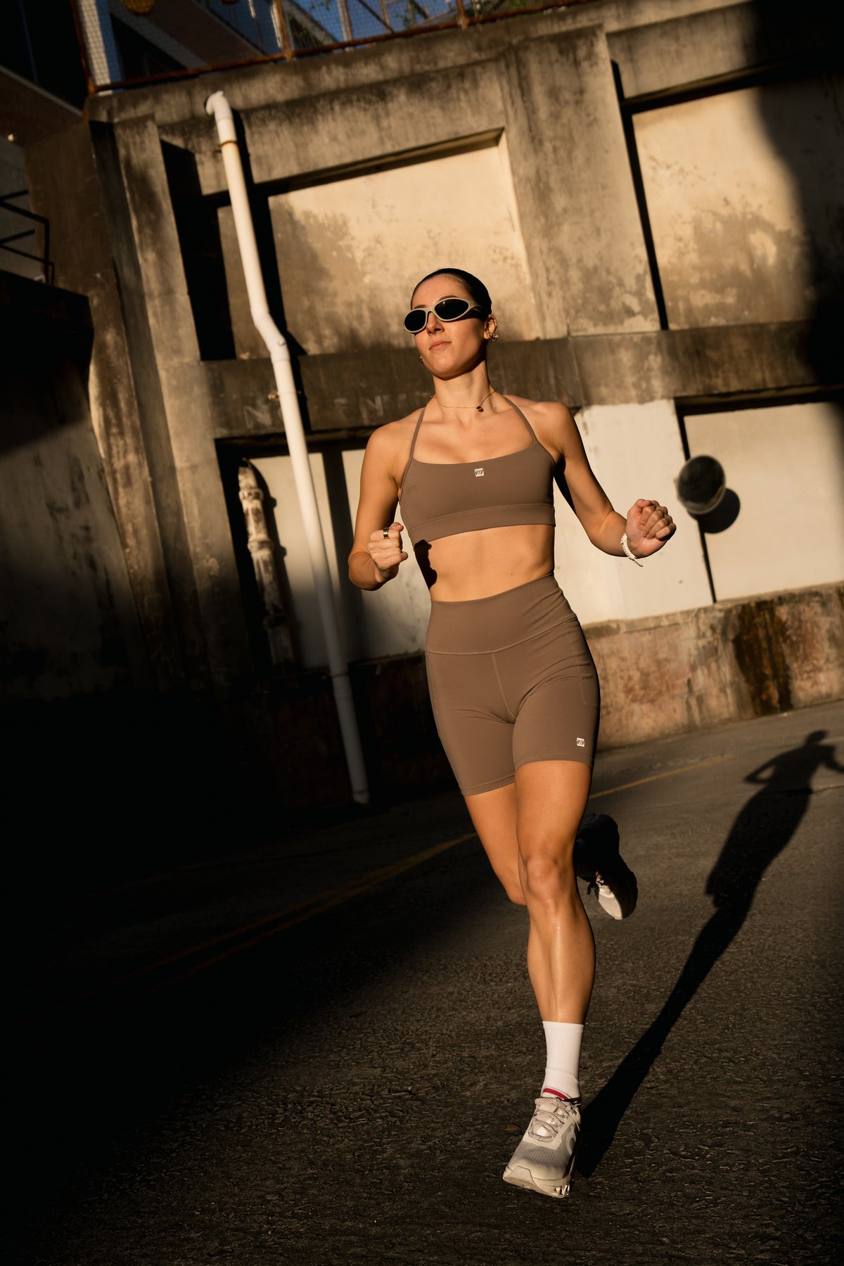 Women's Stride Shorts 6" - Truffle