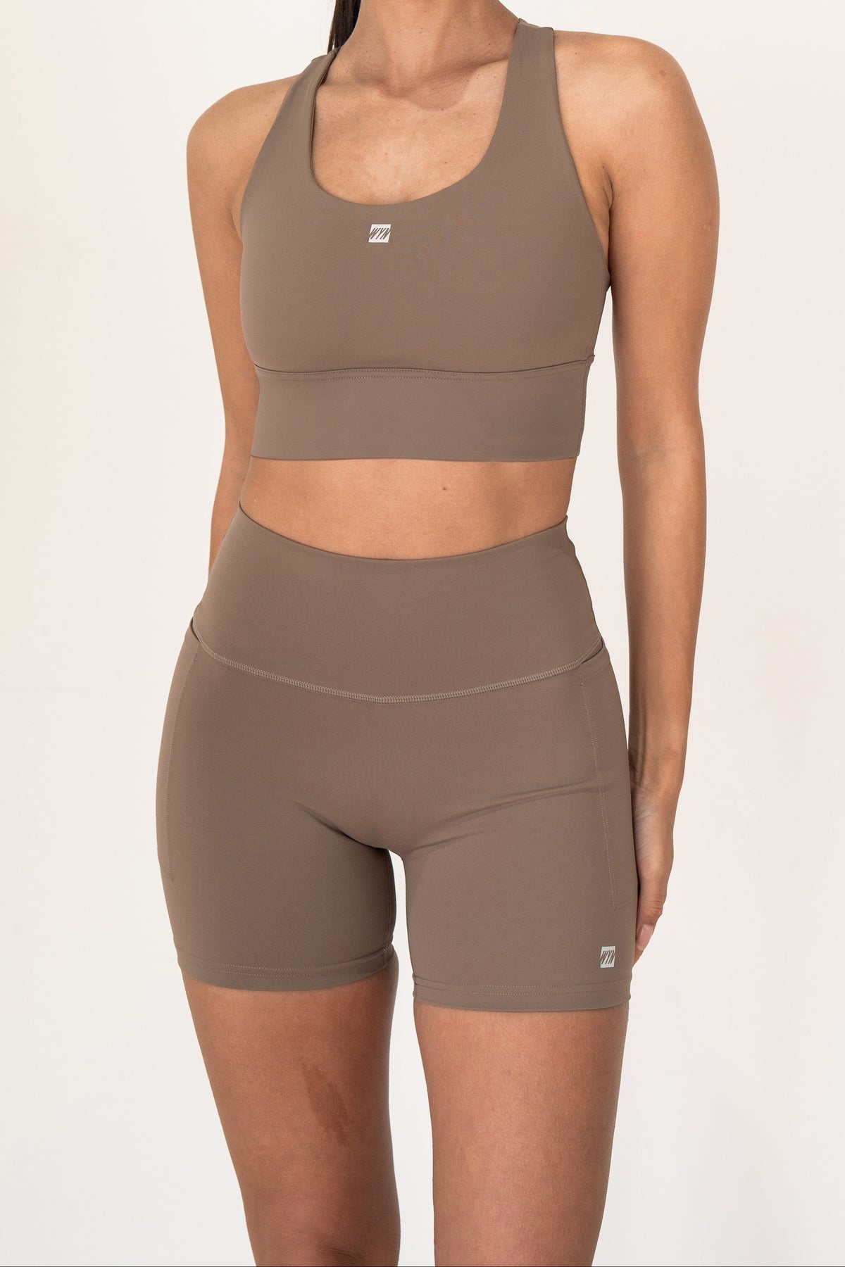Women's Stride Seamless Front 4" Shorts - Truffle