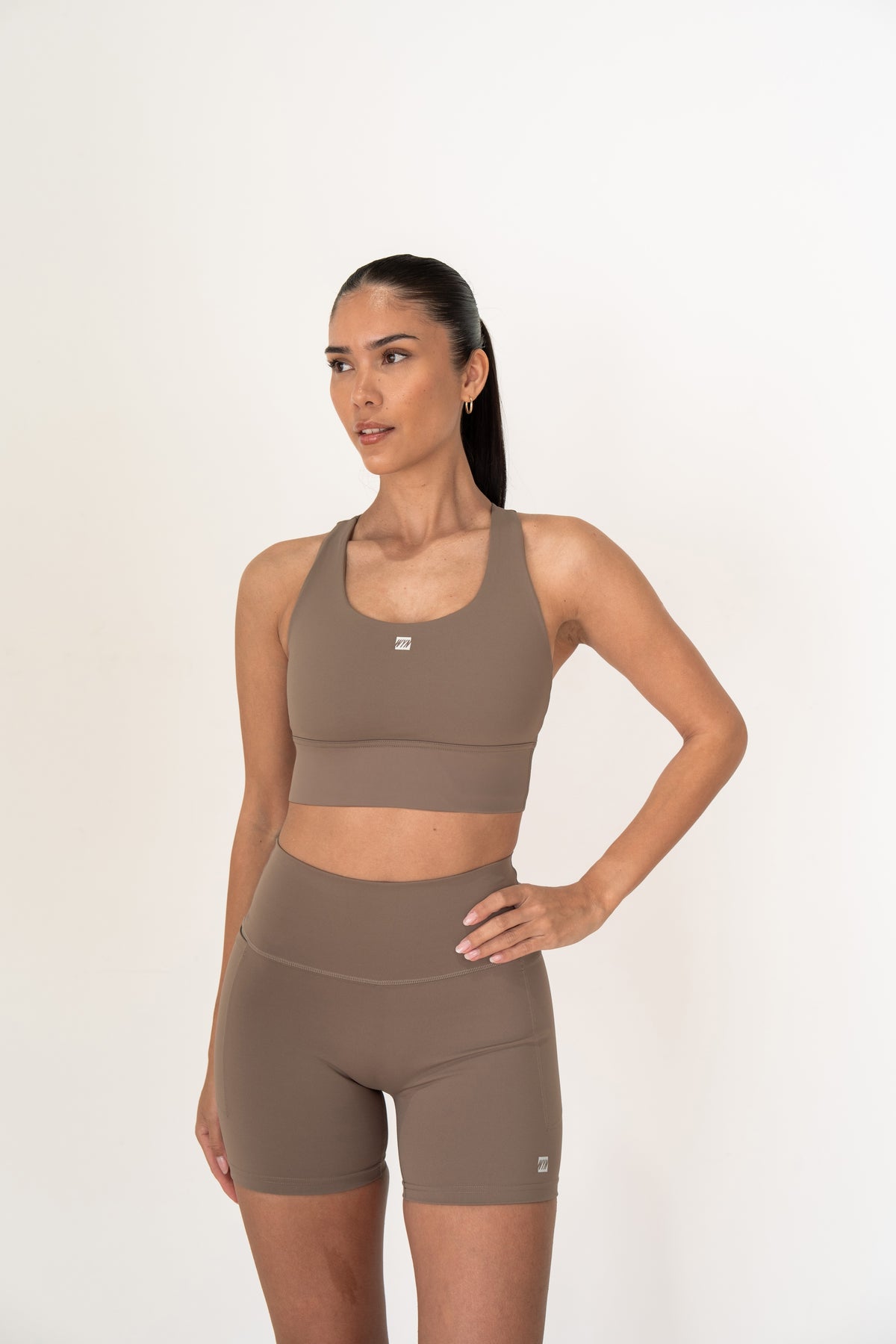Women's Stride Seamless Front 4" Shorts - Truffle